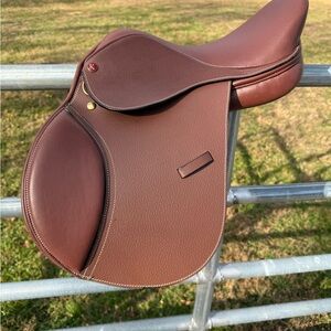 Close contact kids English saddle